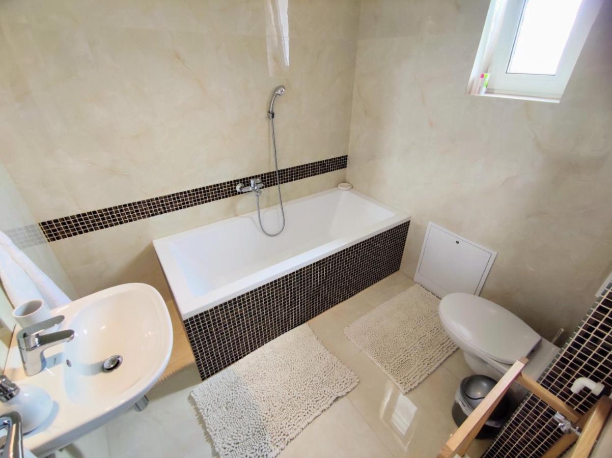Comfort Apartment For 6 & Loggia & Free Parking Zilina Luaran gambar